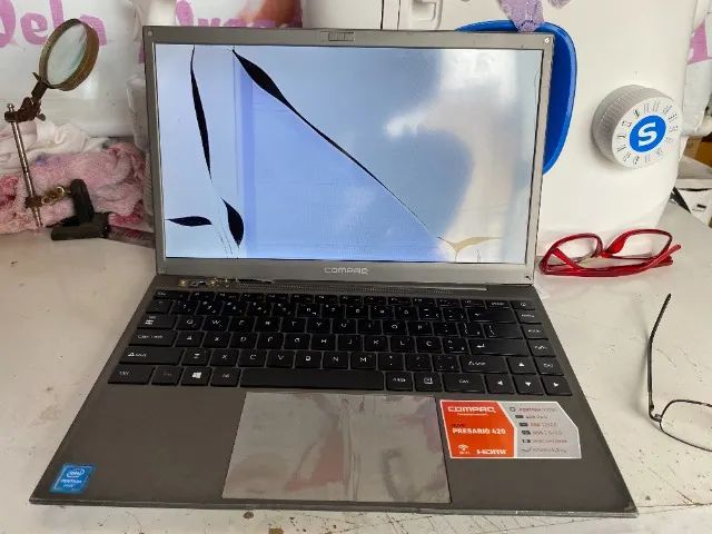 Notebook Compaq Presario 420 com tela quebrada, pode usar com outro monitor