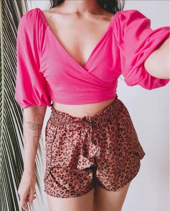 Cropped rosa chiclete TAM. Único 
