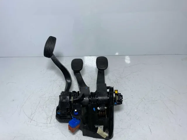 Pedal Embreagem Freio Fiat Mobi 2017/2022