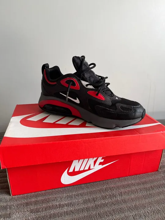 Nike orders air 200 black red