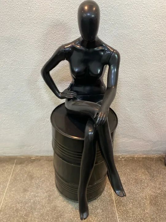 Manequim Feminino com Tunel  Preto