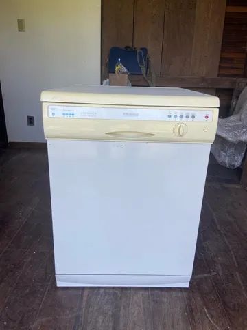 Lava louças Kitchens semi nova 