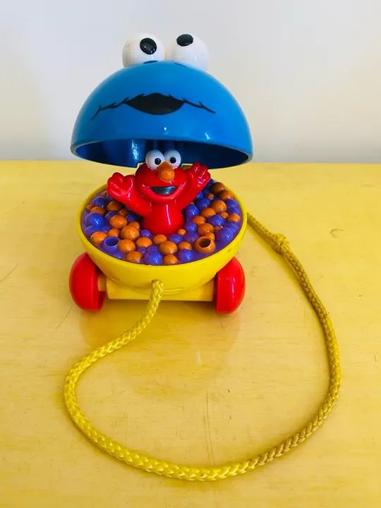 Brinquedos: casa de Chaves, Elmo e carro sorvete - Foto 5