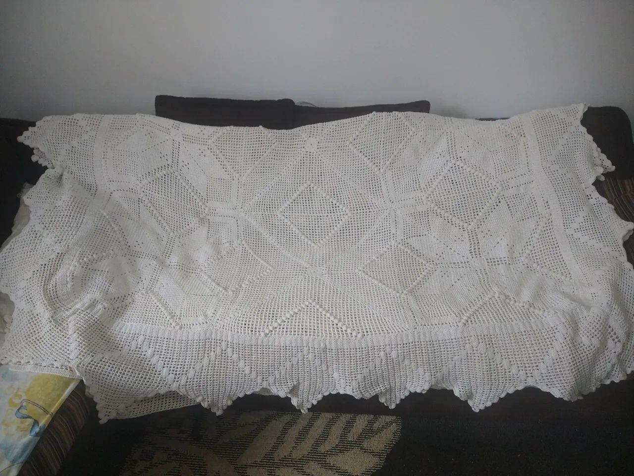 Cobertor de crochê branco artesanal - Foto 5