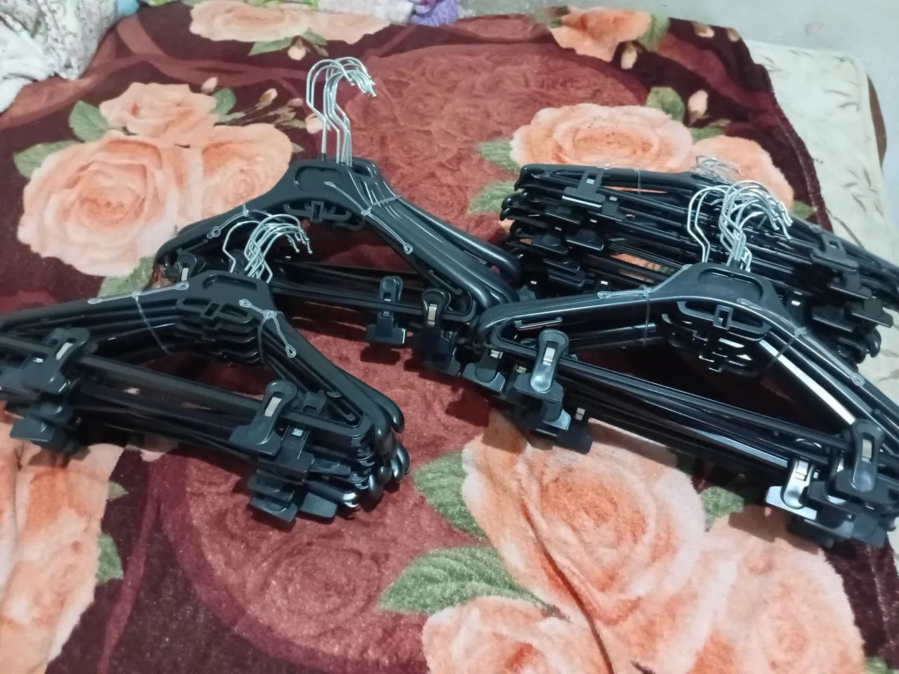 Vendo cabides novos 1$real unidade 