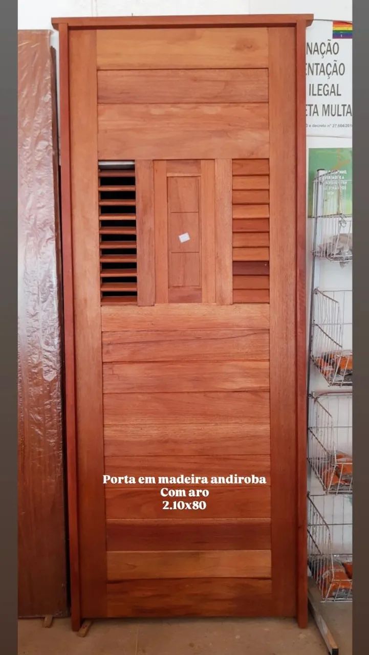 PORTA EM MADEIRA 