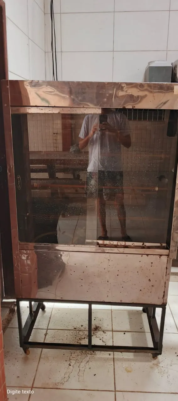 Máquina de assar galeto