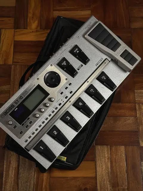 Pedal de Guitarra Boss GT-10 - Foto 2