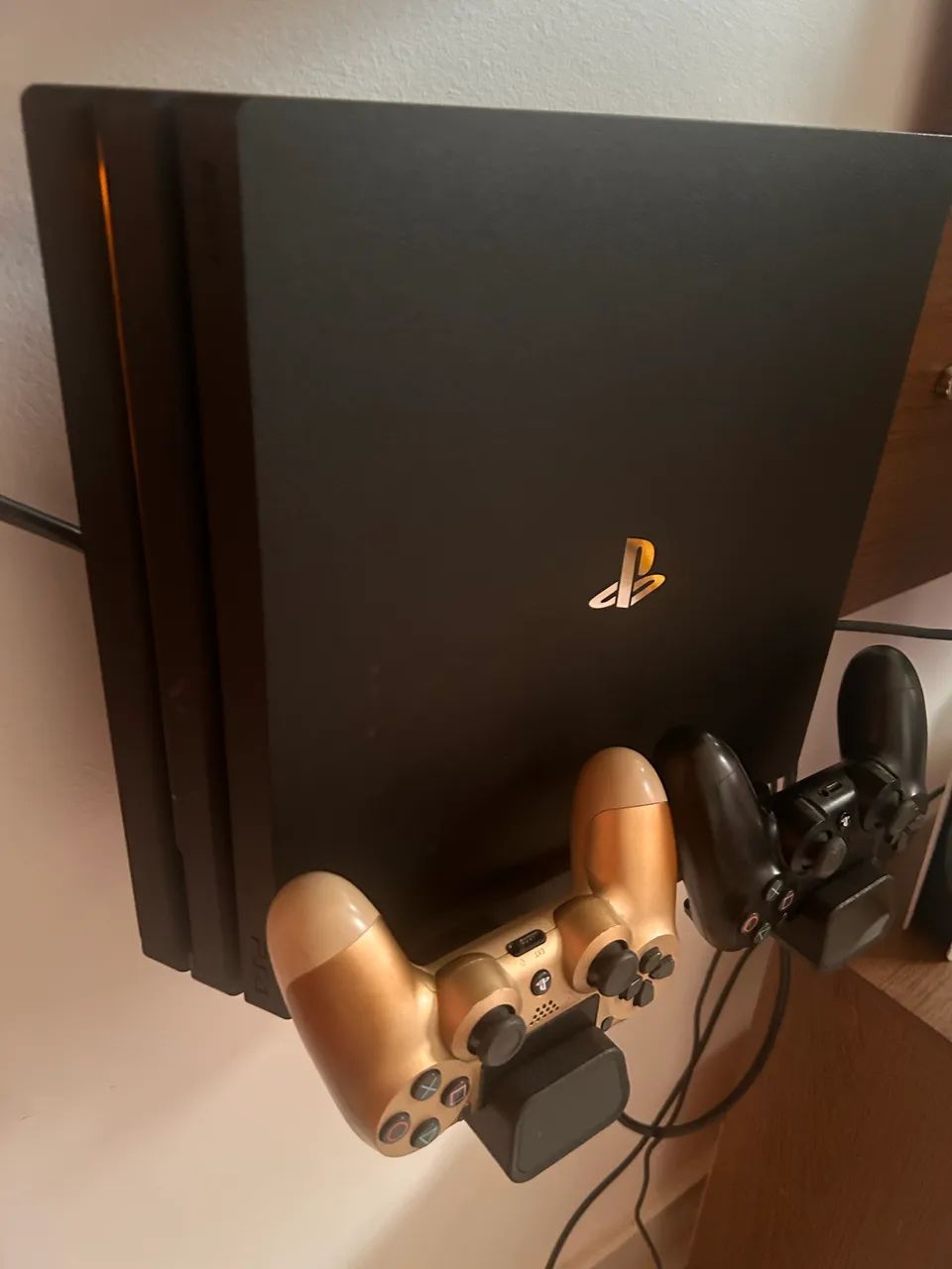 PlayStation 4 PRO 1TB + jogos - Foto 2