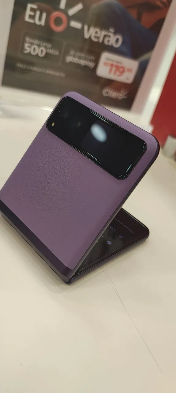 Motorola Razr 40. Valor 3.000