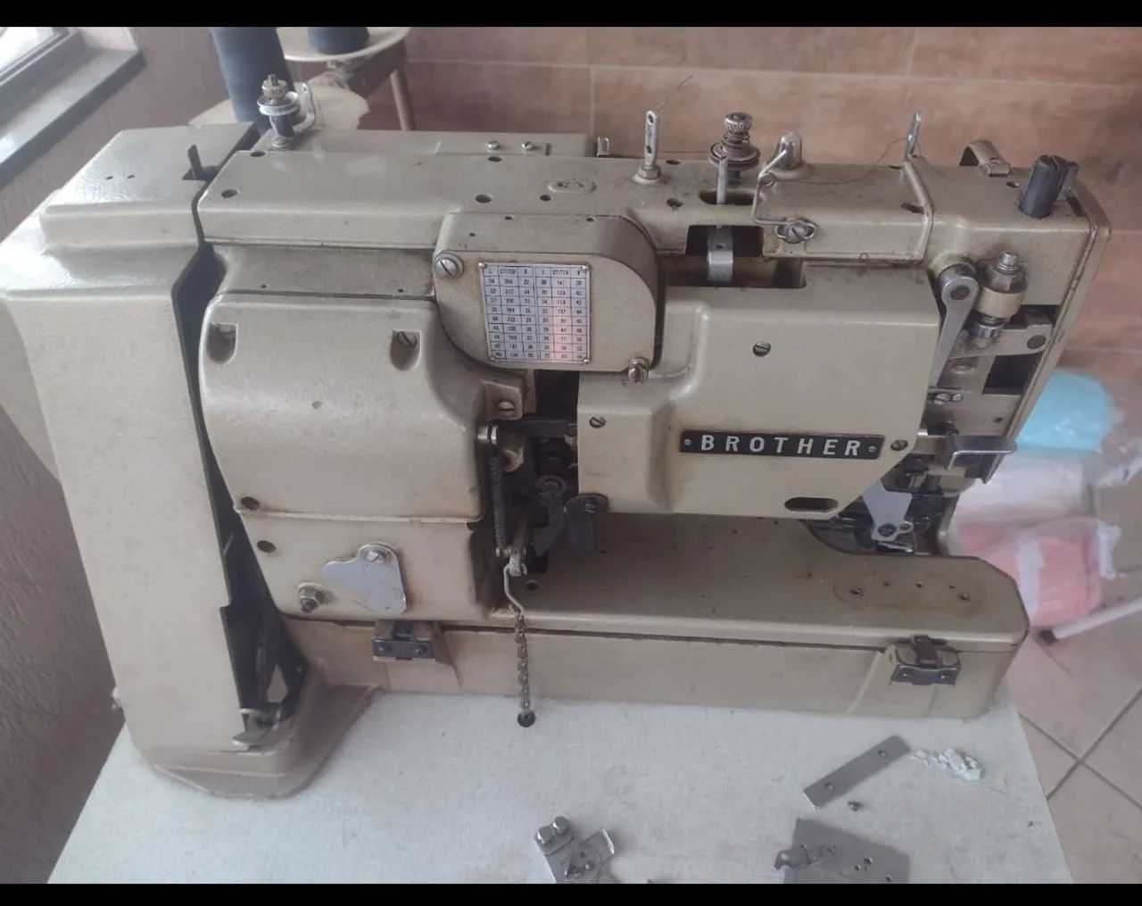 Máquina de costura industrial  - Foto 3