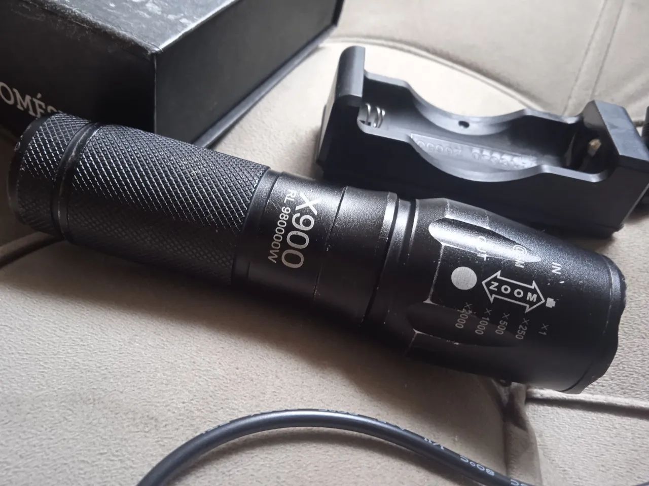 Lanterna X900