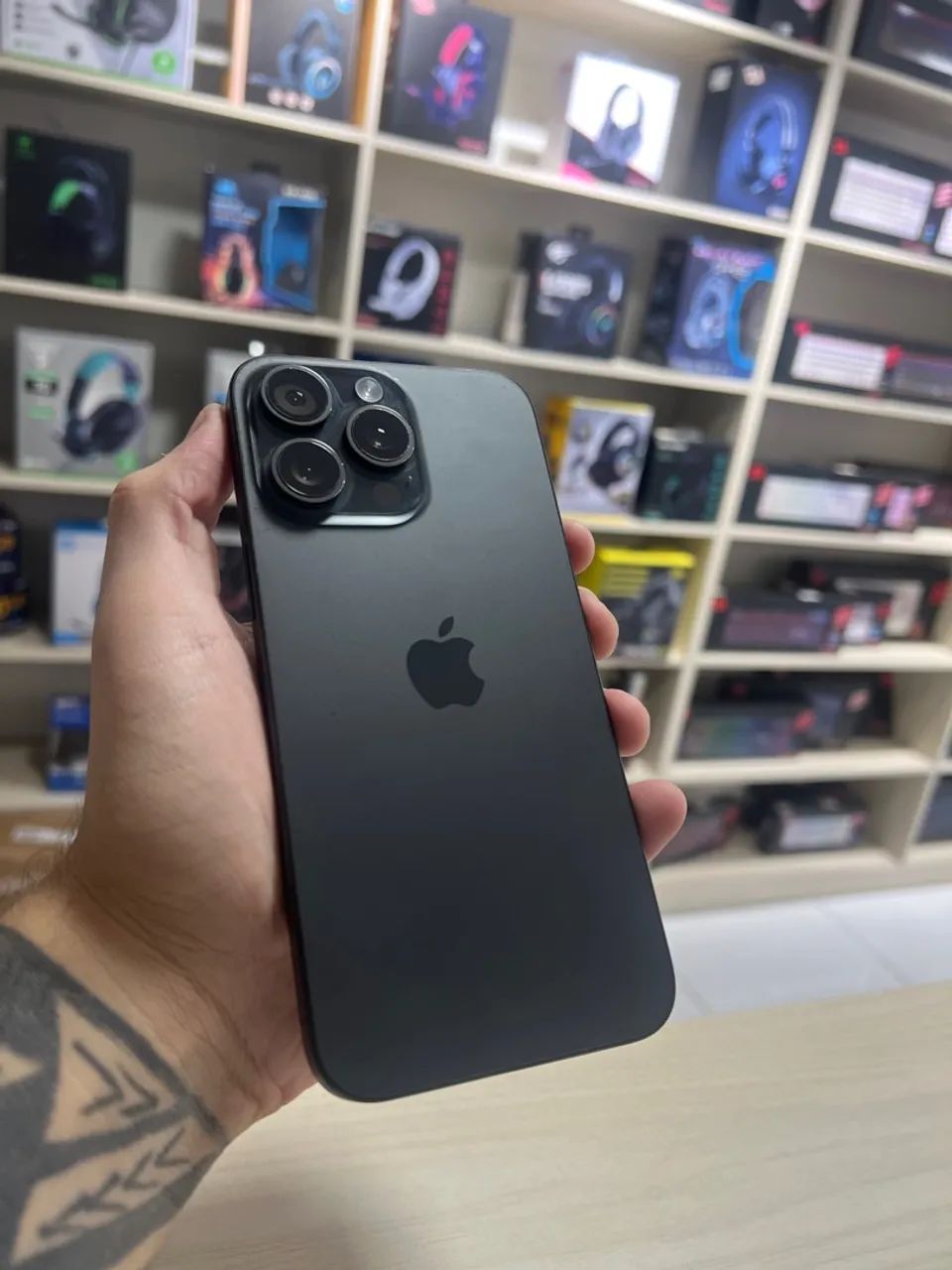 iPhone 15 Pro Max 256gb Preto Titânio - Até 12x sem juros - Loja Física