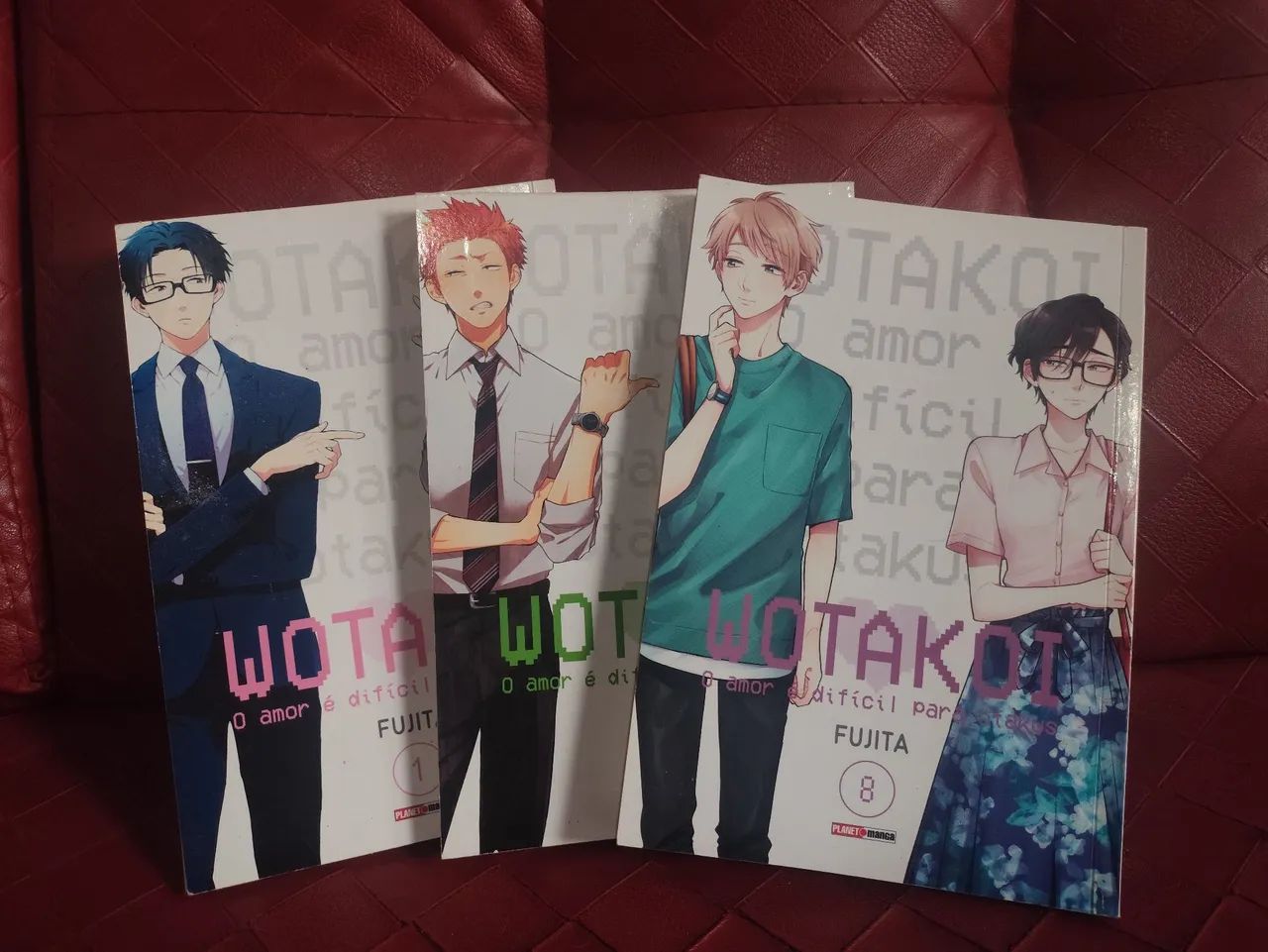 Mangás Diversos: Wotakoi, The Promissed Neverland, Oshi no Ko