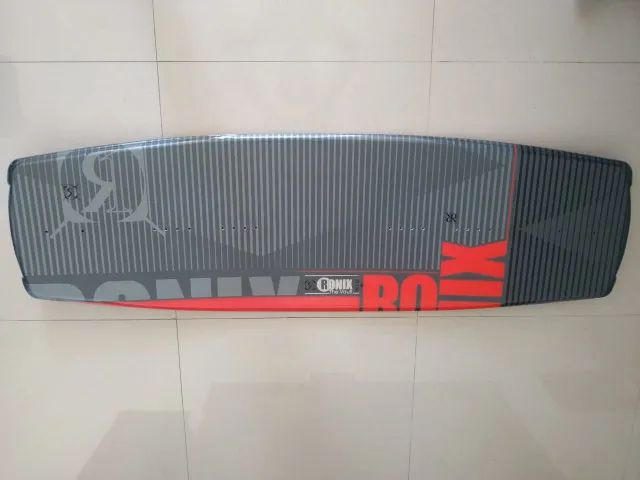 Wakeboard - prancha+botas marca RONIX tam. 139 - impecável