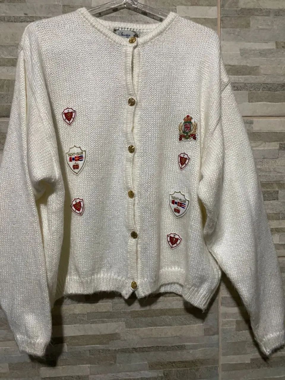Cardigã branco com patches vintage - Foto 5