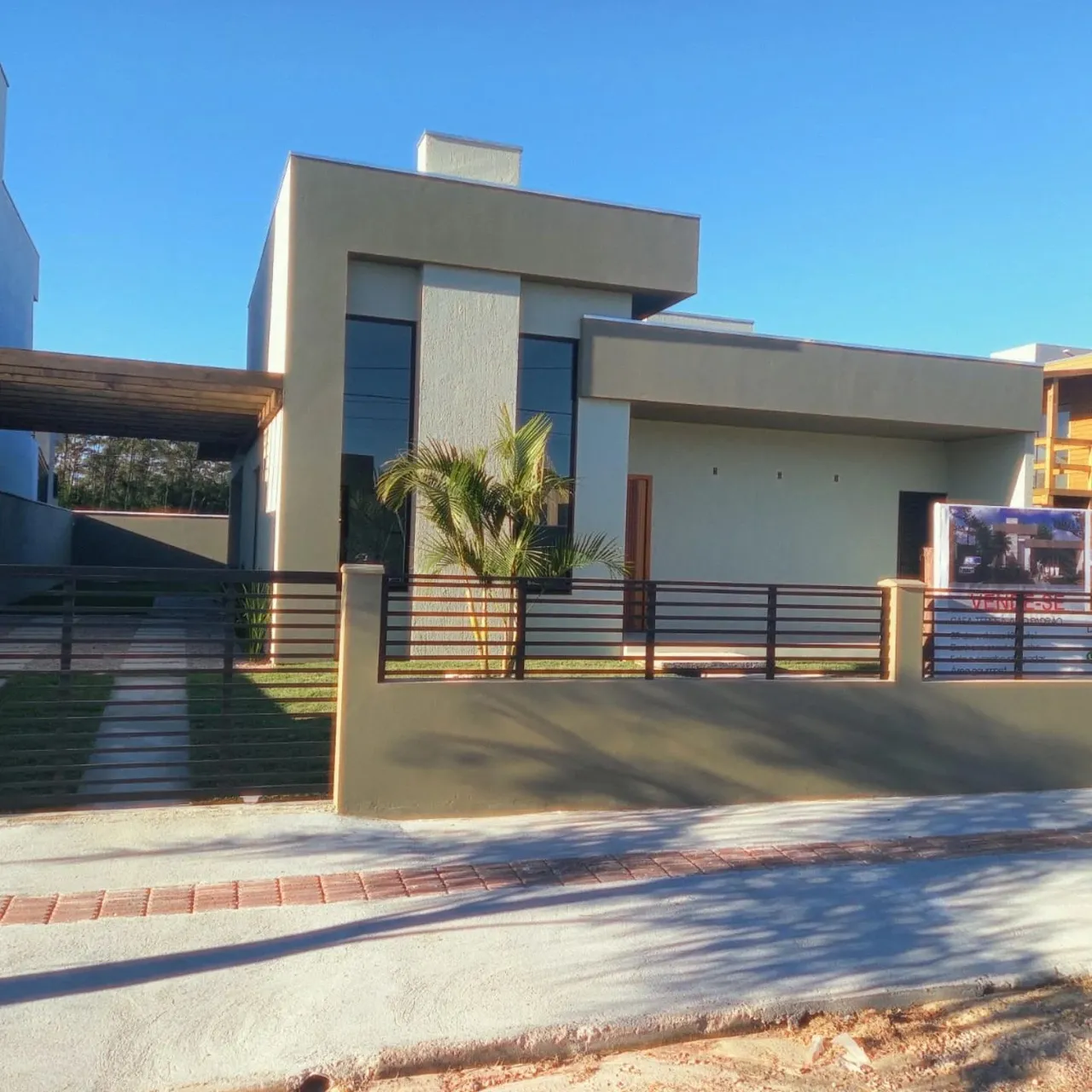 Casa térrea com três dormitórios a venda!