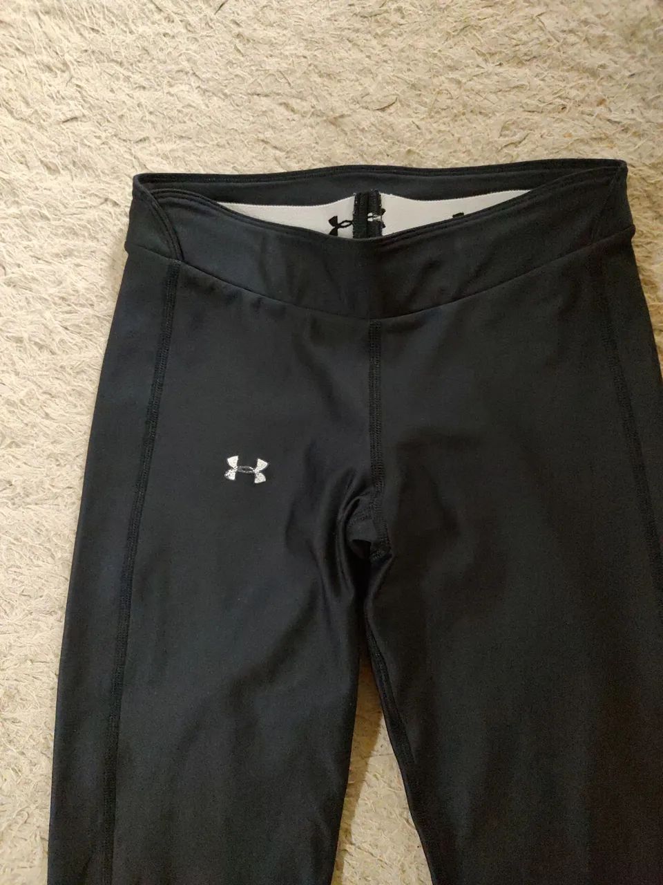 Calça Legging Under Armour - Preta - Tamanho P. - Foto 2