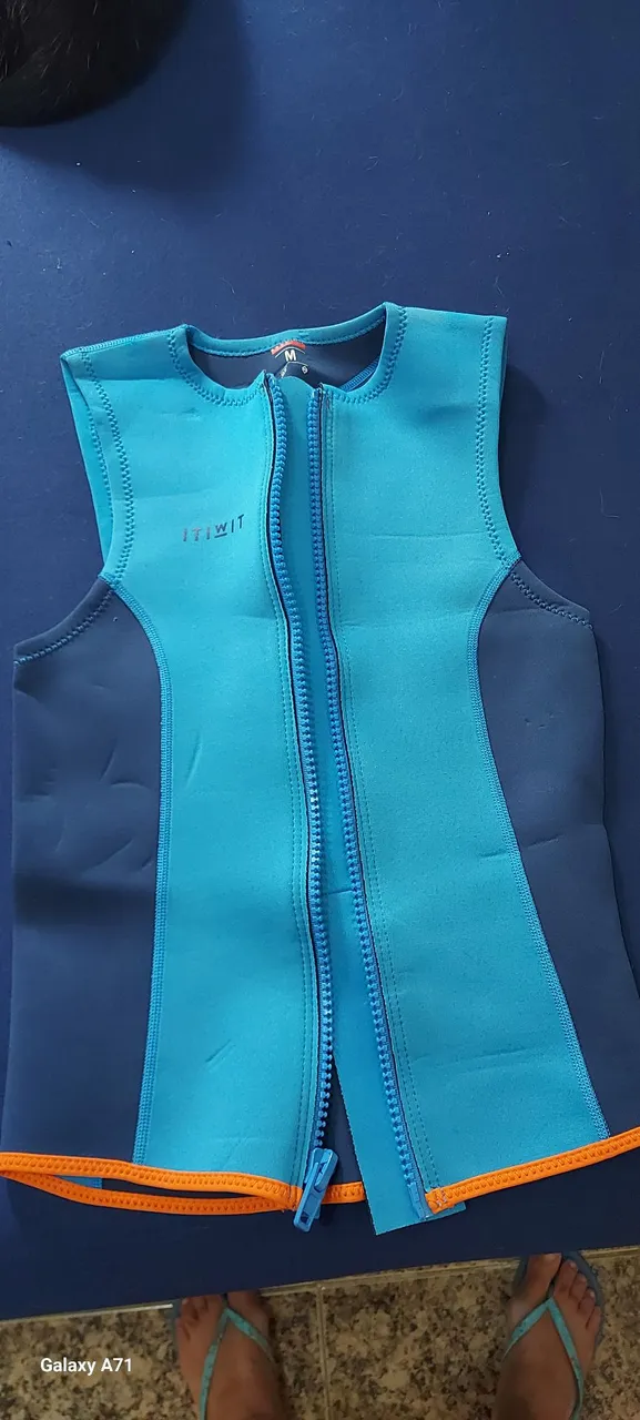 Colete de Neoprene para Natação