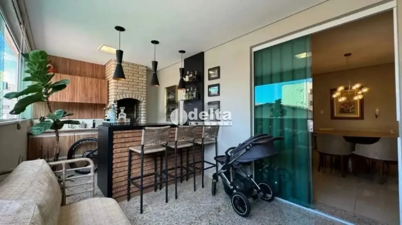 Apartamento disponível para venda no bairro Santa Mônica em Uberlândia-MG