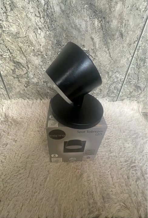 Arandela de sobrepor, Luz amarela.