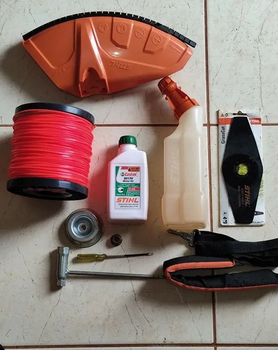 Roçadeira Stihl FS80 Original com acessórios  - Foto 3