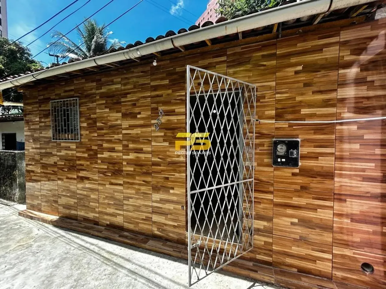 Alugo casa mobiliada em Miramar
