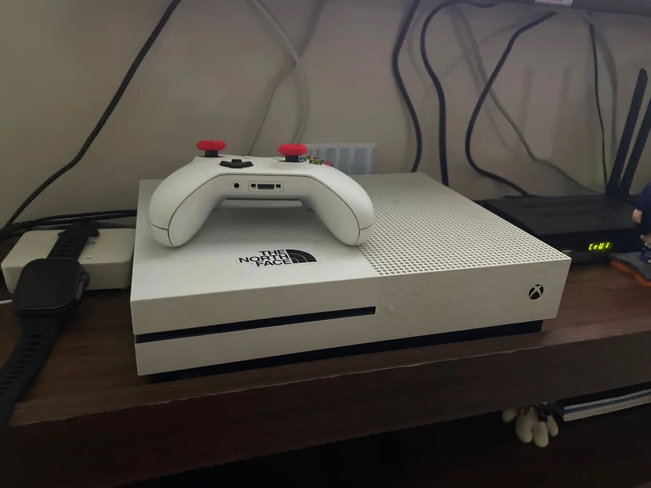 CONSOLE XBOX ONE S USADO - EM EXCELENTE ESTADO! 