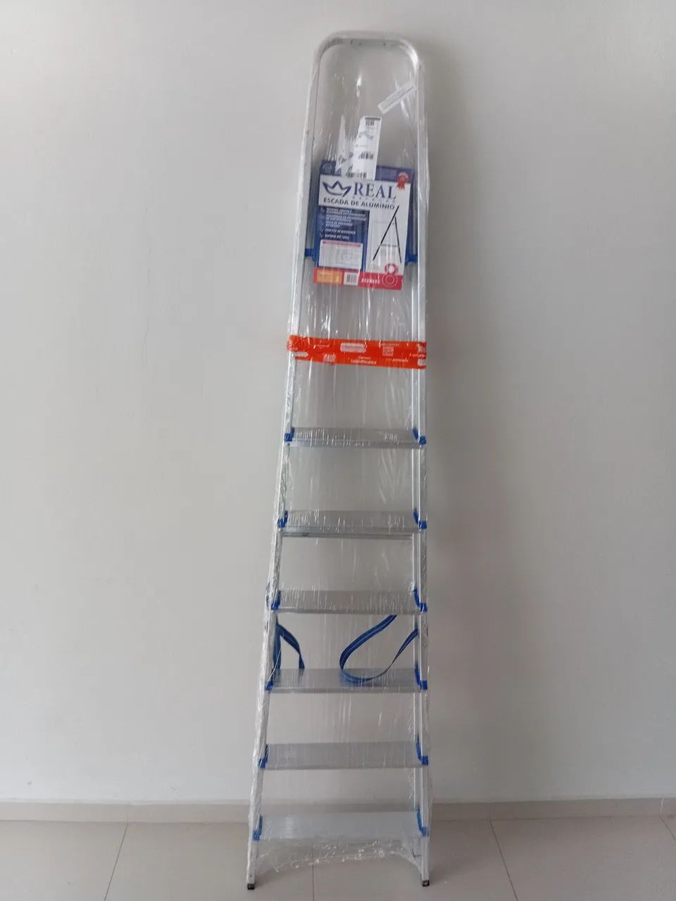 Escada de Alumínio 8 degraus NOVA 