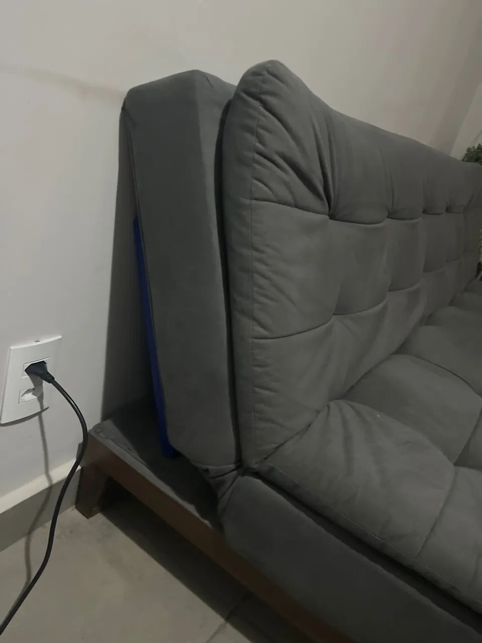 Sofá Cama Cinza - Conforto e praticidade! - Foto 4