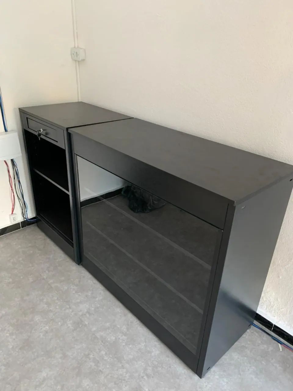 Balcão Preto para Lojas de Automóveis  - Foto 3