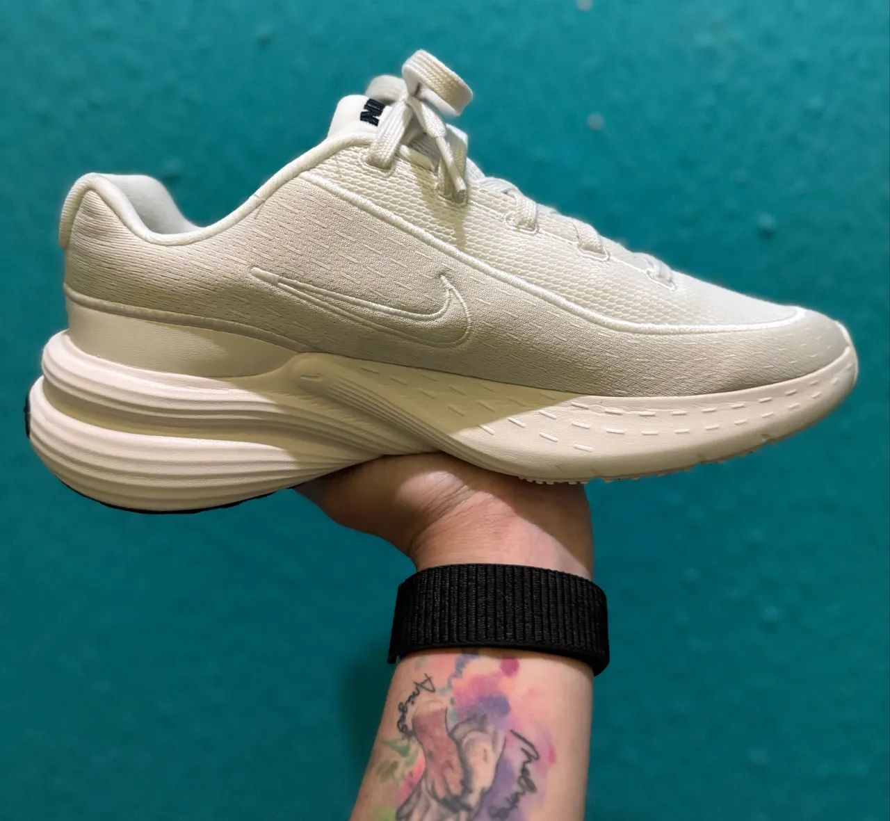 Tênis Nike Uplift SC - Cor creme  - Foto 2