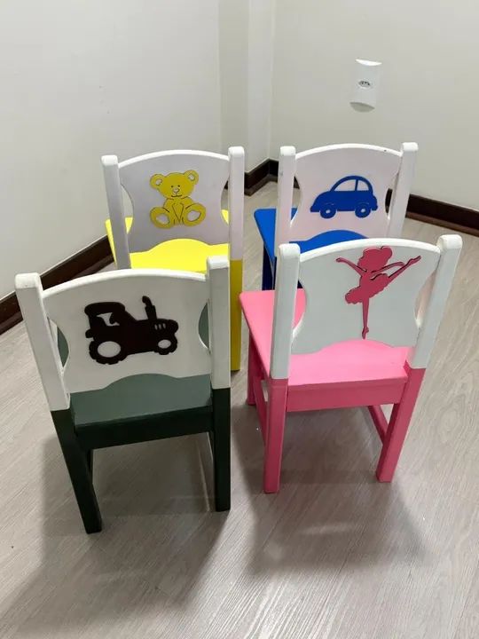 MESA INFANTIL + 4 CADEIRAS PEQUENAS PERSONALIZADAS - Foto 2