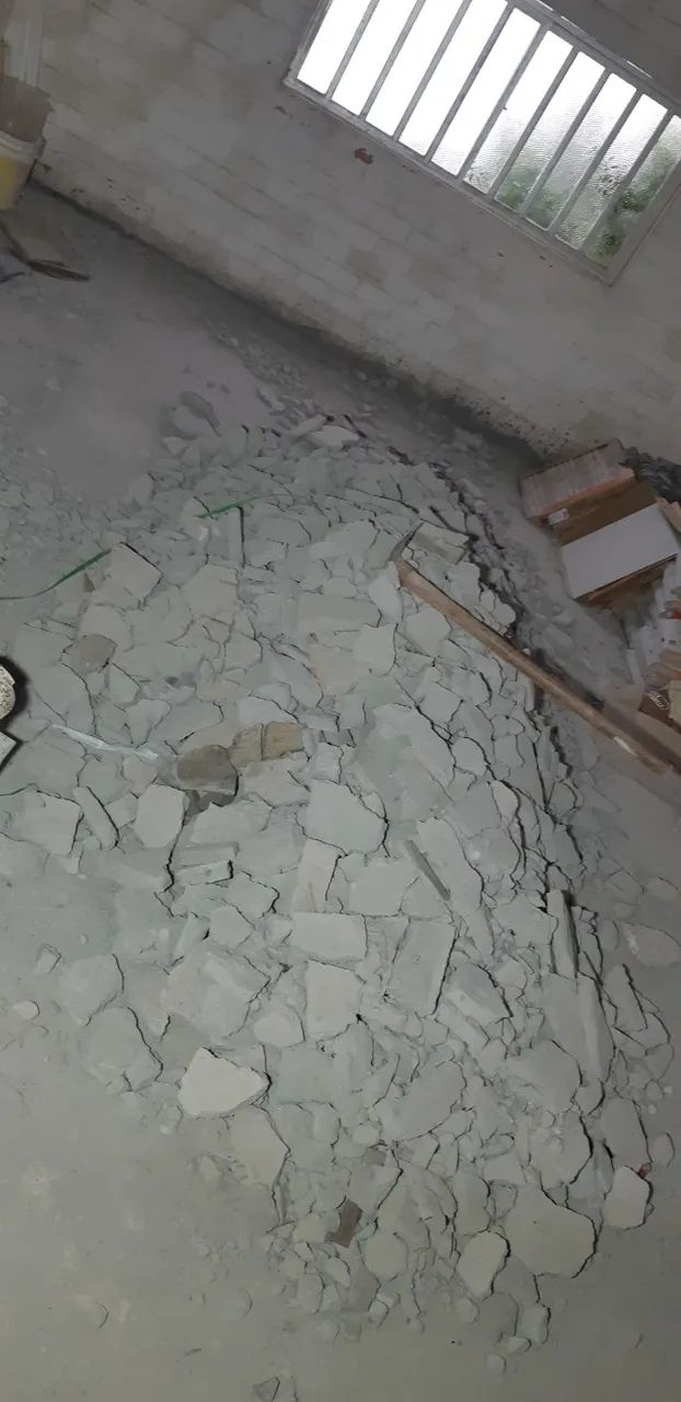 Doação entulho de construção (fácil acesso) dou R$50 para ajudar no transporte