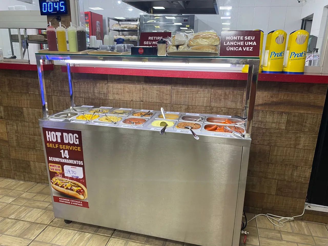 Vendo servi serve todo inox metade quente e outra fria ótima para restaurante cachorrao  - Foto 2