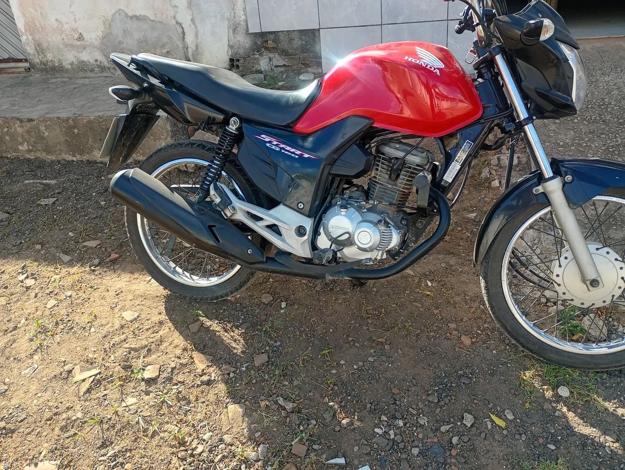 Vendo uma moto 