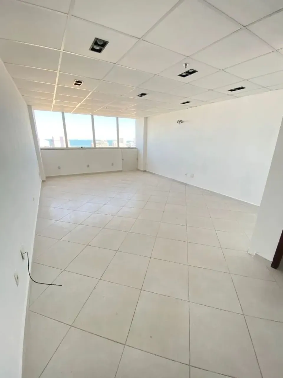 Sala para alugar, 29 m² por R$ 2.279/mês - Imbetiba - Macaé/RJ