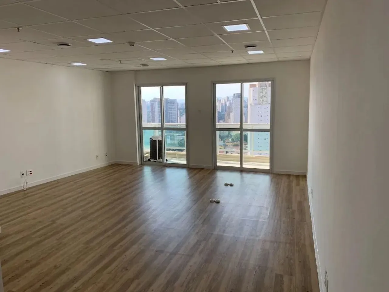 Sala Comercial a venda 48,5m² - Thera Faria Lima
