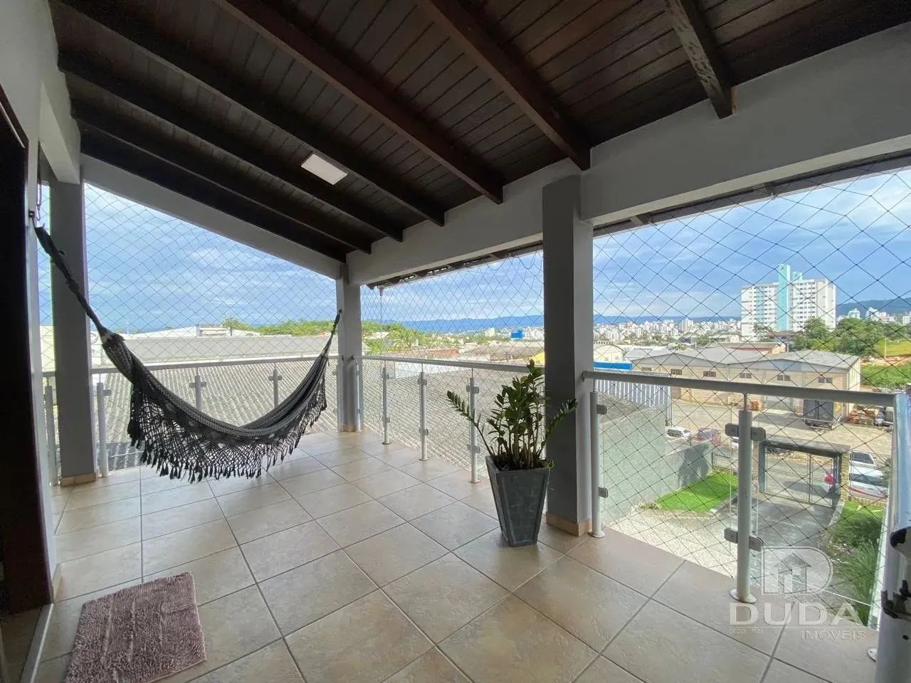 Linda casa com piscina - Foto 3