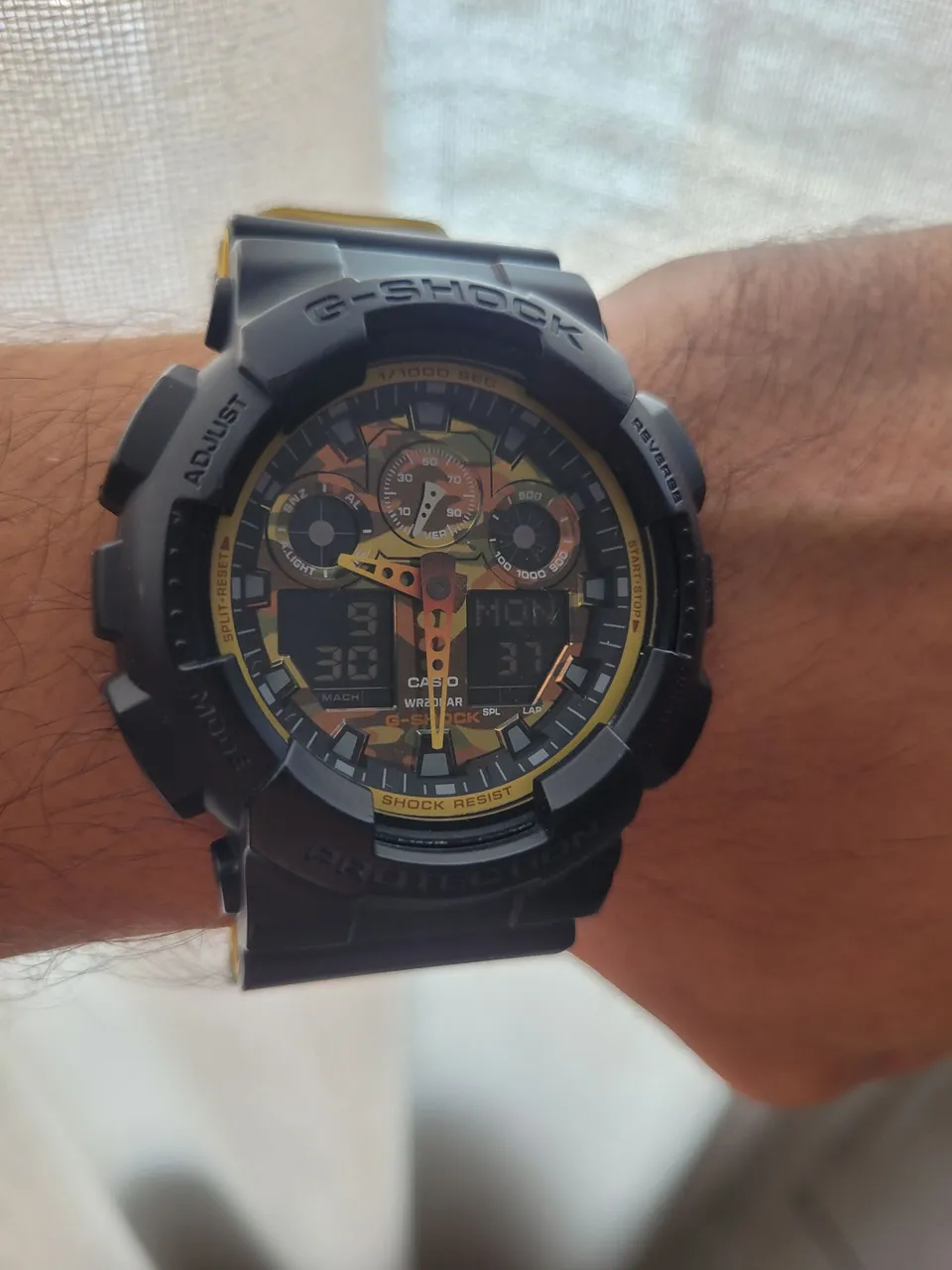 Relógio G-Shock Preto/Amarelo