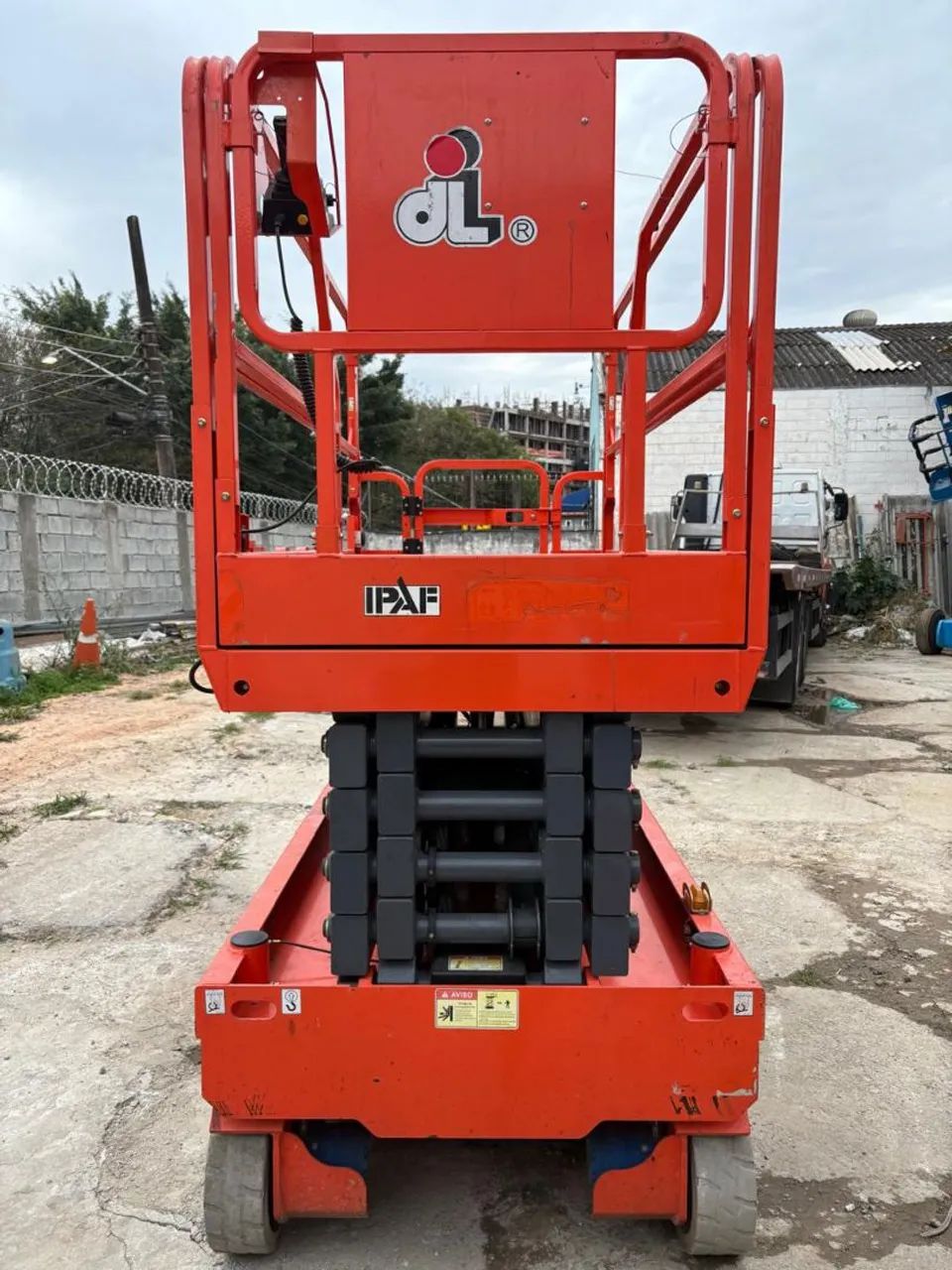 PLATAFORMA ELEV. TIPO TESOURA 12 MT. JCPT1212HA   - Foto 2