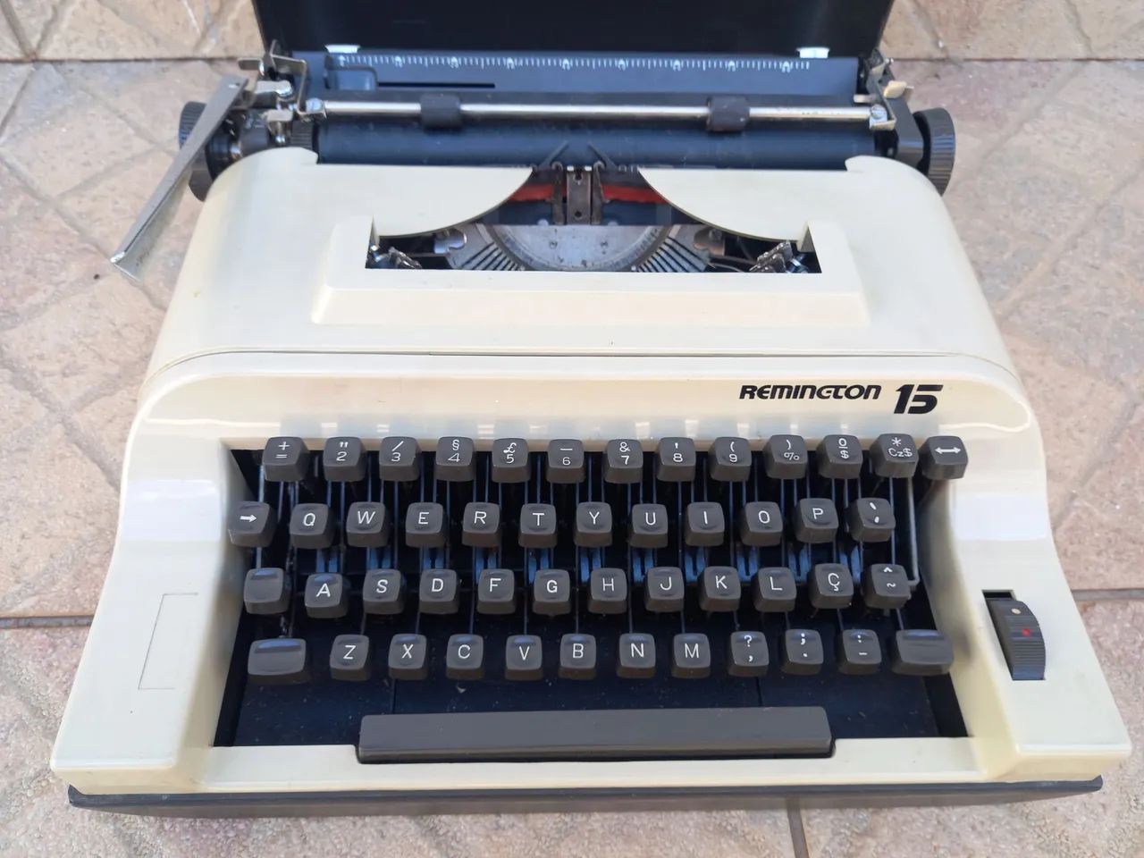 Máquina de escrever Remington 64842819846787120