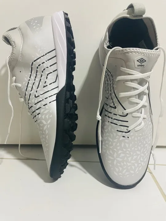 Chuteiras Umbro - Tamanho 42- Novas