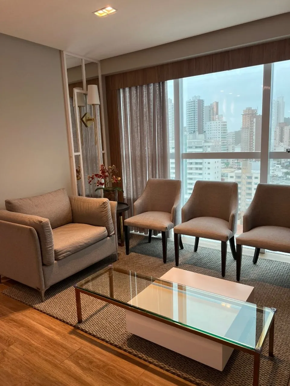 Sala Comercial para Locação no Centro de Itajaí - Ideal para Profissionais da Saúde!