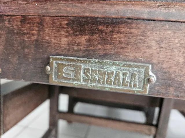 Conjunto de Mesa e Cadeiras "Senzala" - Antiguidade Rara em Madeira de Lei - Foto 2