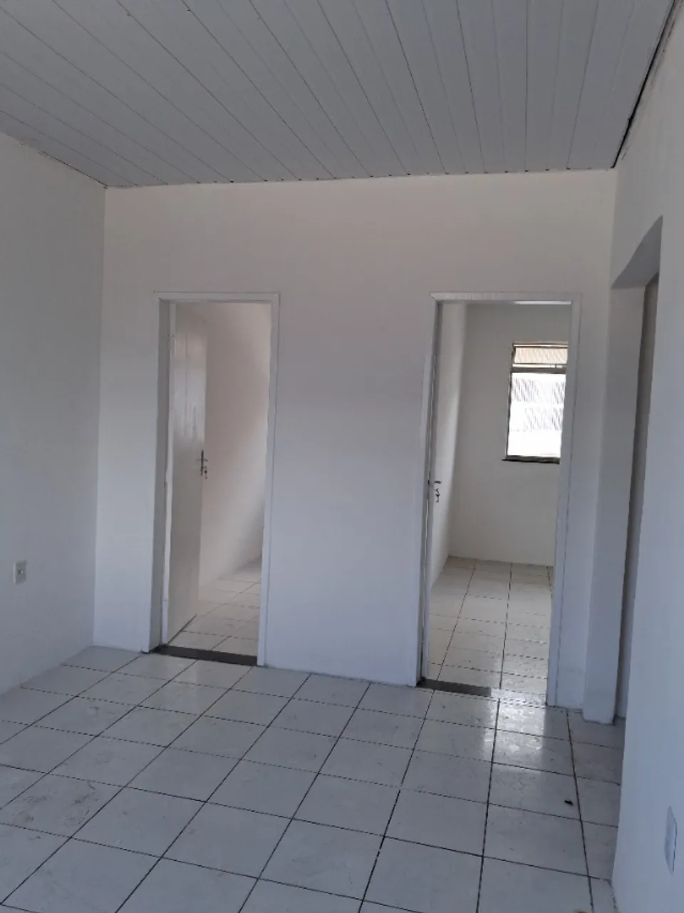 otimo apartamento, 3º andar, 2/4, bom acabamento, ventilado
