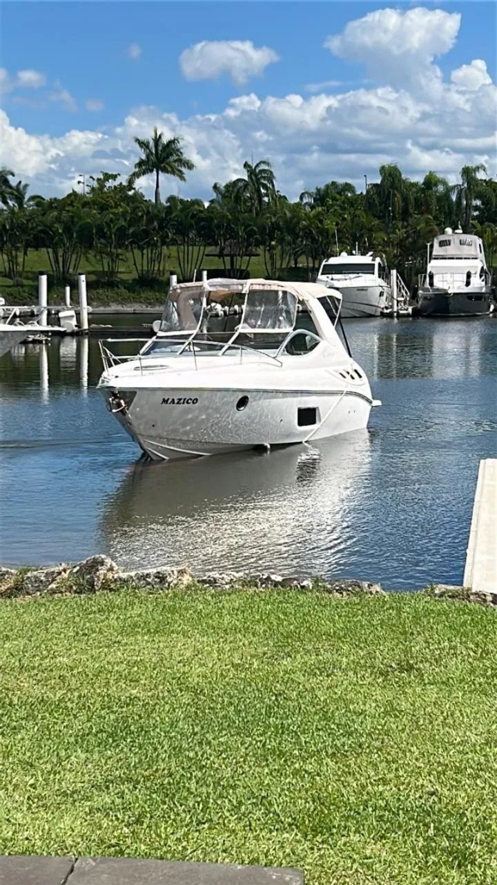 Lancha 30 pes Cruiser 300
