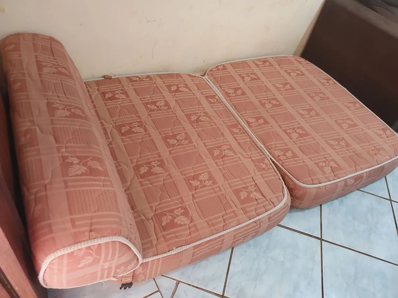 Sofá Cama 2 Lugares -  Conforto e praticidade! - Foto 2