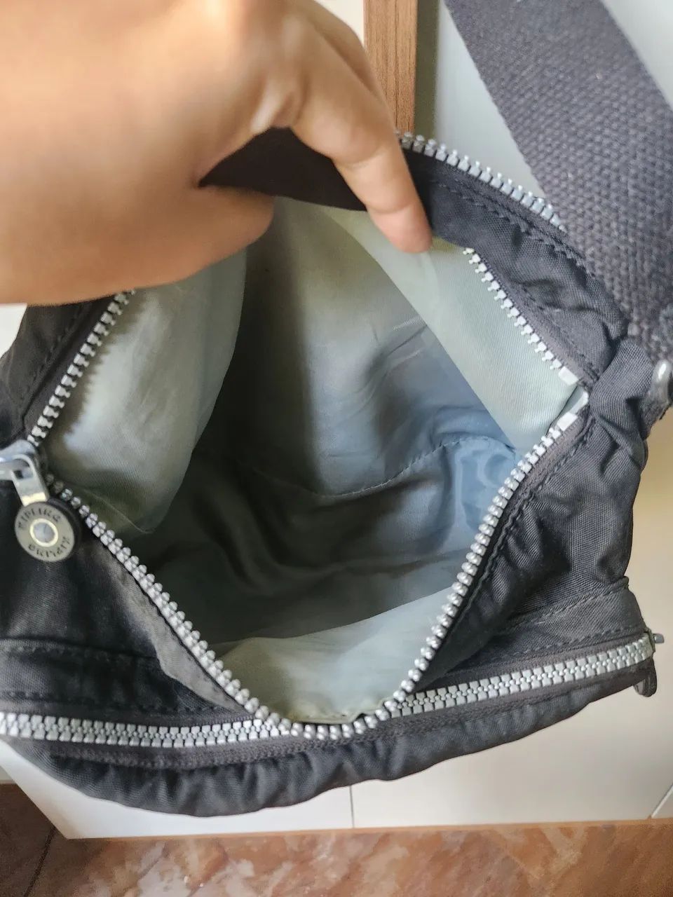 Bolsa transversal preta Kipling  - Foto 4