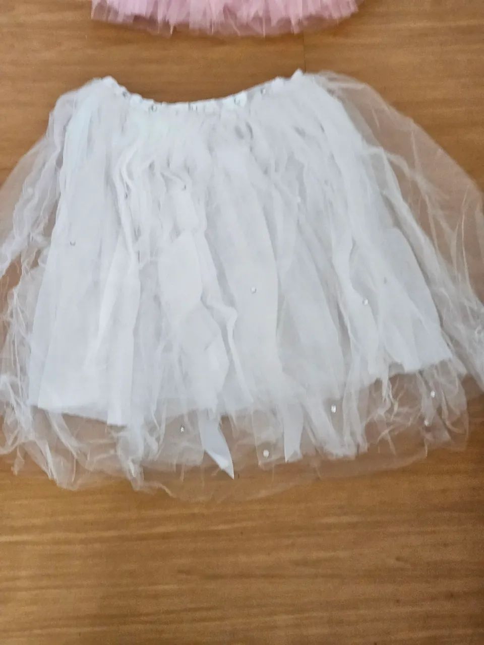 Kit saias fantasia branca e rosa com acessórios  - Foto 3